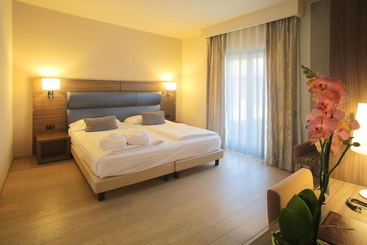 Hotel Galvani Torri Del Benaco Exteriér fotografie