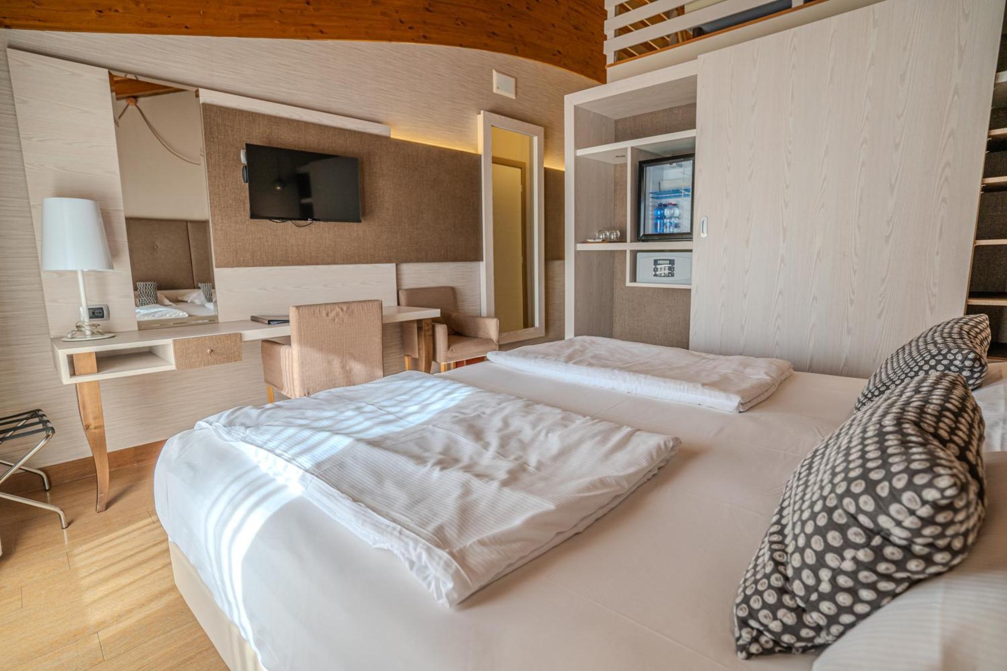 Hotel Galvani Torri Del Benaco Exteriér fotografie